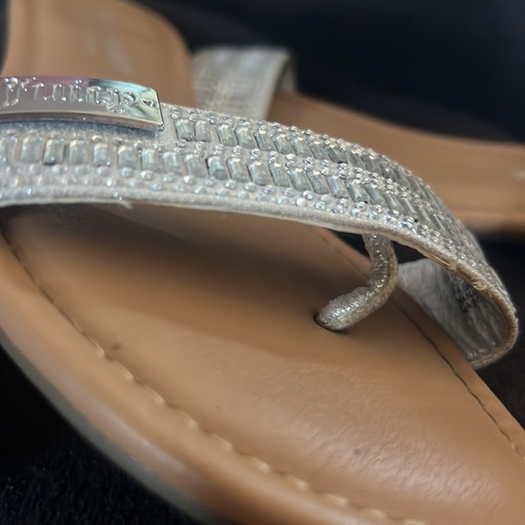 Juicy Couture Silver Sandle - Picture 8 of 8